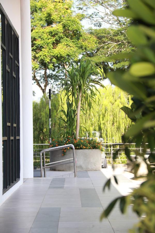 Otel Hotel Suite Sibu Exterior foto